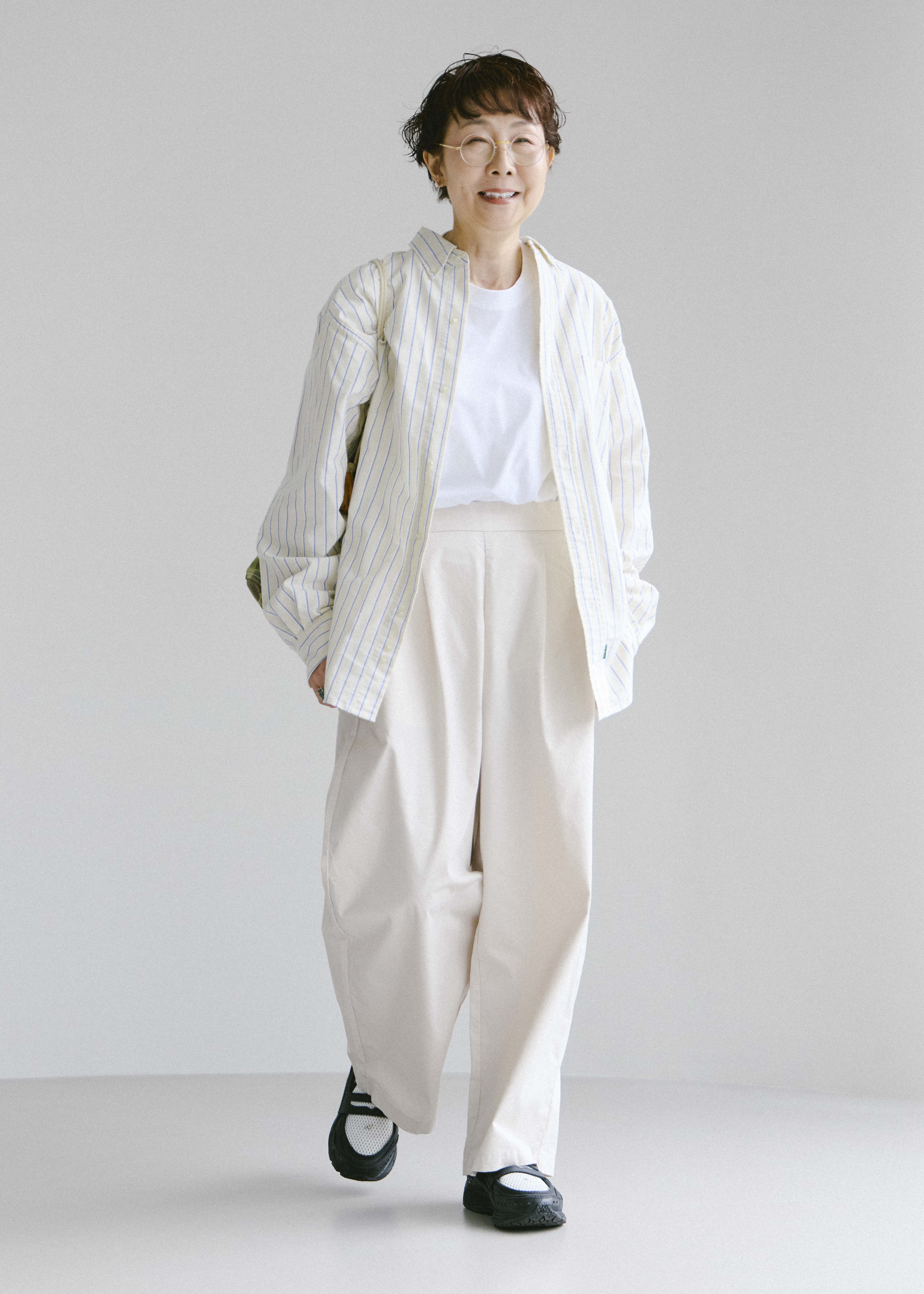 モノトーンを軸に、遊び心を ｜ スタッフのリアルな着こなし_2QEpUf