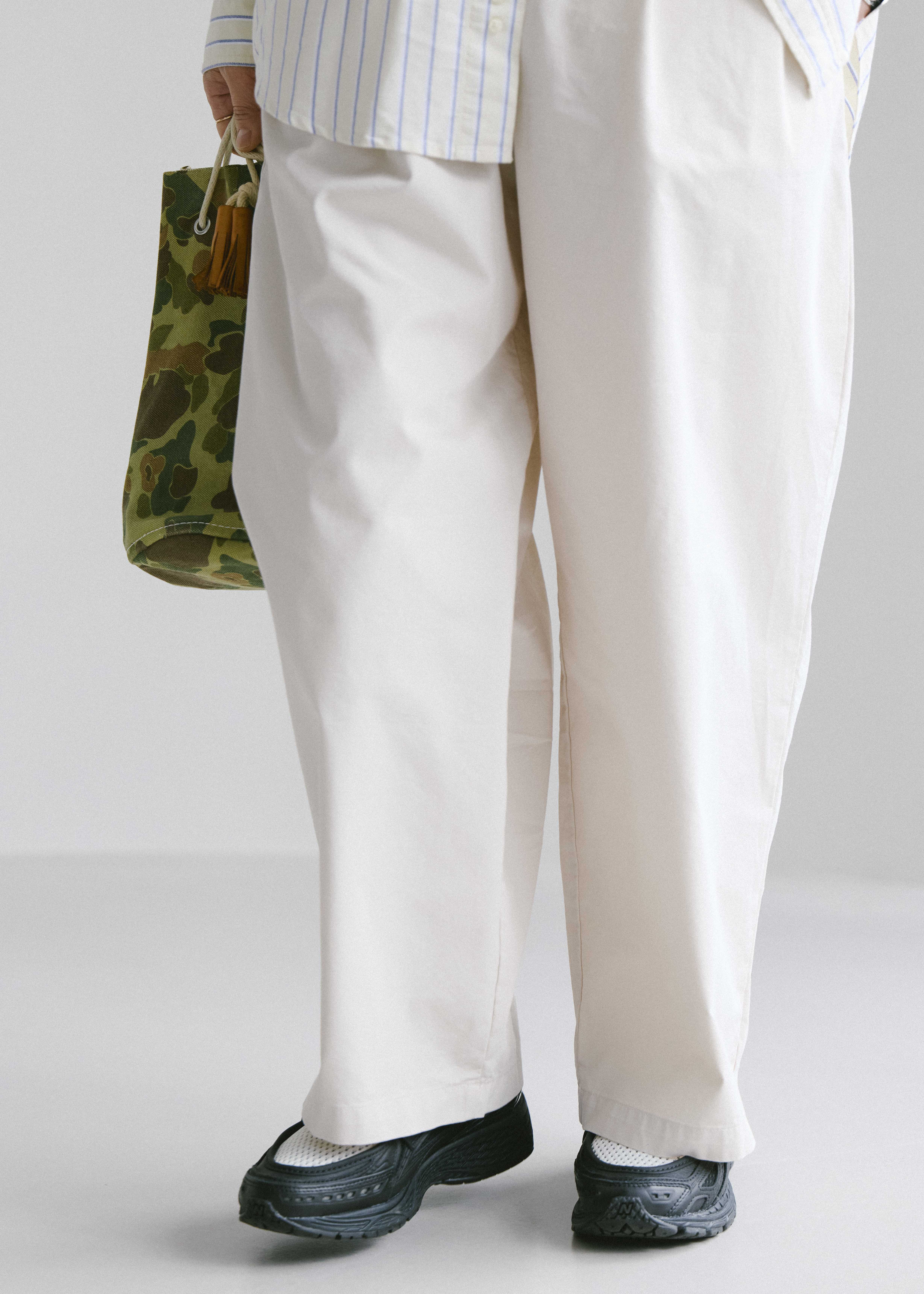 モノトーンを軸に、遊び心を ｜ スタッフのリアルな着こなし_U8ygxZ