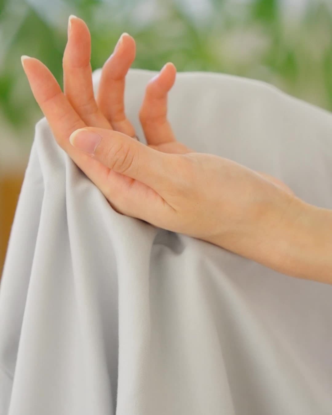 新商品 ｜ SNSでも話題。「汗じみしにくい」Tシャツ_Nb734i