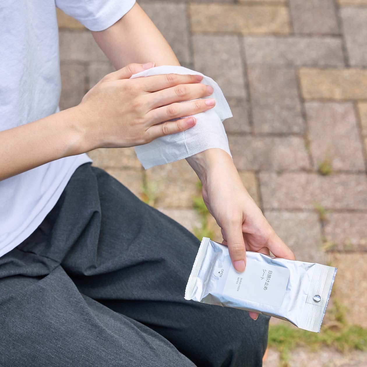 暑くなる日のおでかけに、持っておきたい三つのもの_LVy3yW