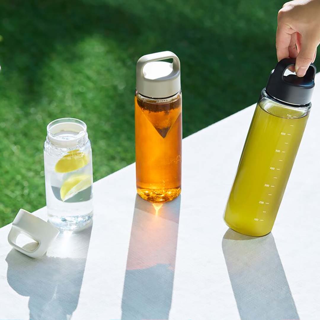 暑くなる日のおでかけに、持っておきたい三つのもの_7Nk7Ba