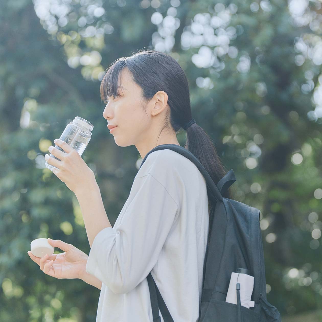 暑くなる日のおでかけに、持っておきたい三つのもの_T8adZY