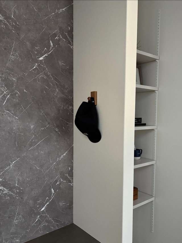 壁に付けられる家具フック