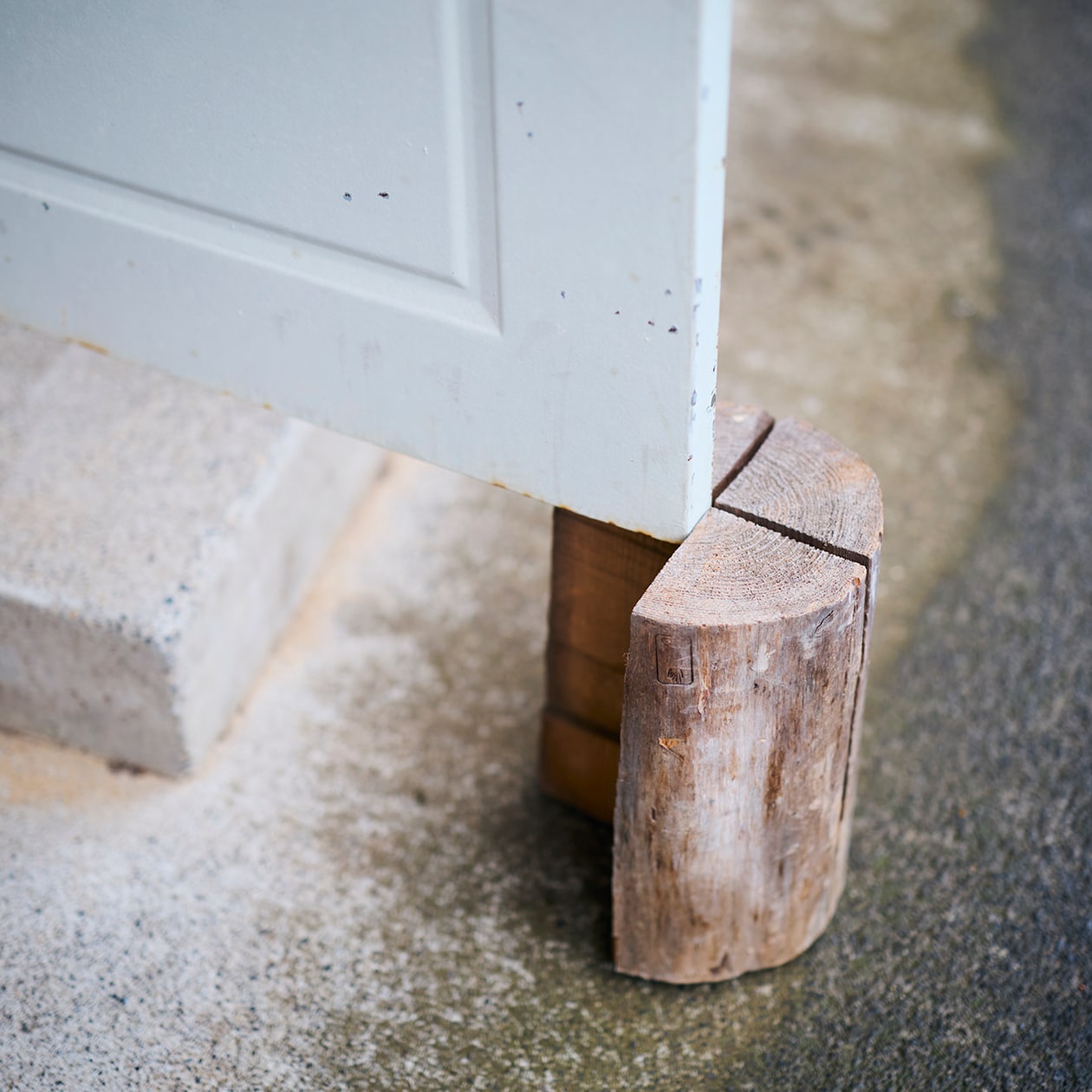 使いながら触れながら、木と向き合う部屋 | ステンレス ユニットシェルフ、壁に付けられる 家具 ほか_CL9l9N