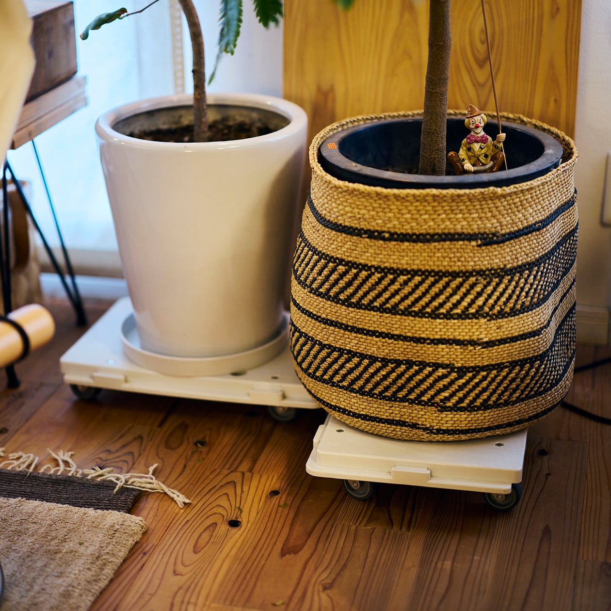 使いながら触れながら、木と向き合う部屋 | ステンレス ユニットシェルフ、壁に付けられる 家具 ほか_l2PK1w