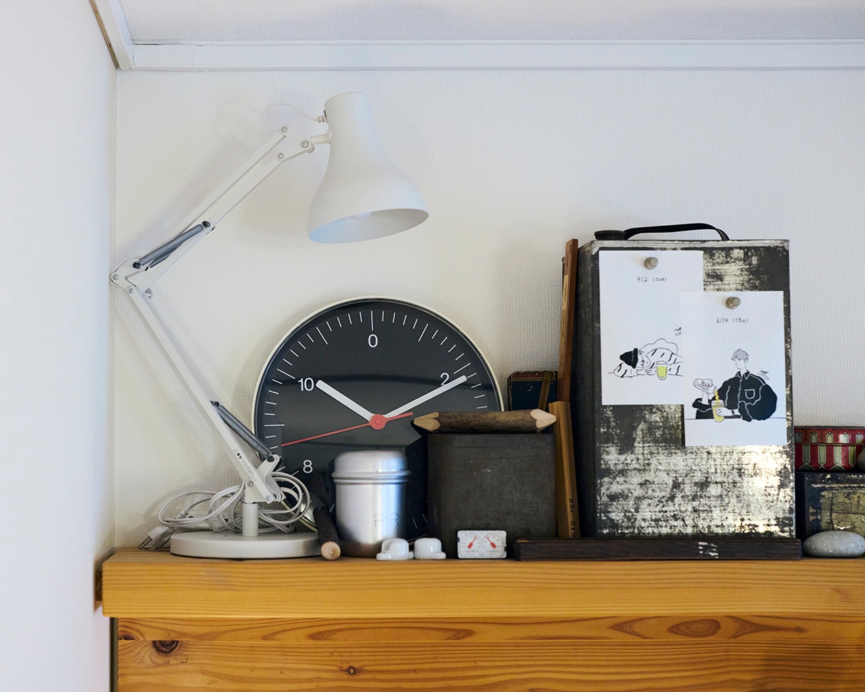 使いながら触れながら、木と向き合う部屋 | ステンレス ユニットシェルフ、壁に付けられる 家具 ほか_I1MVFm