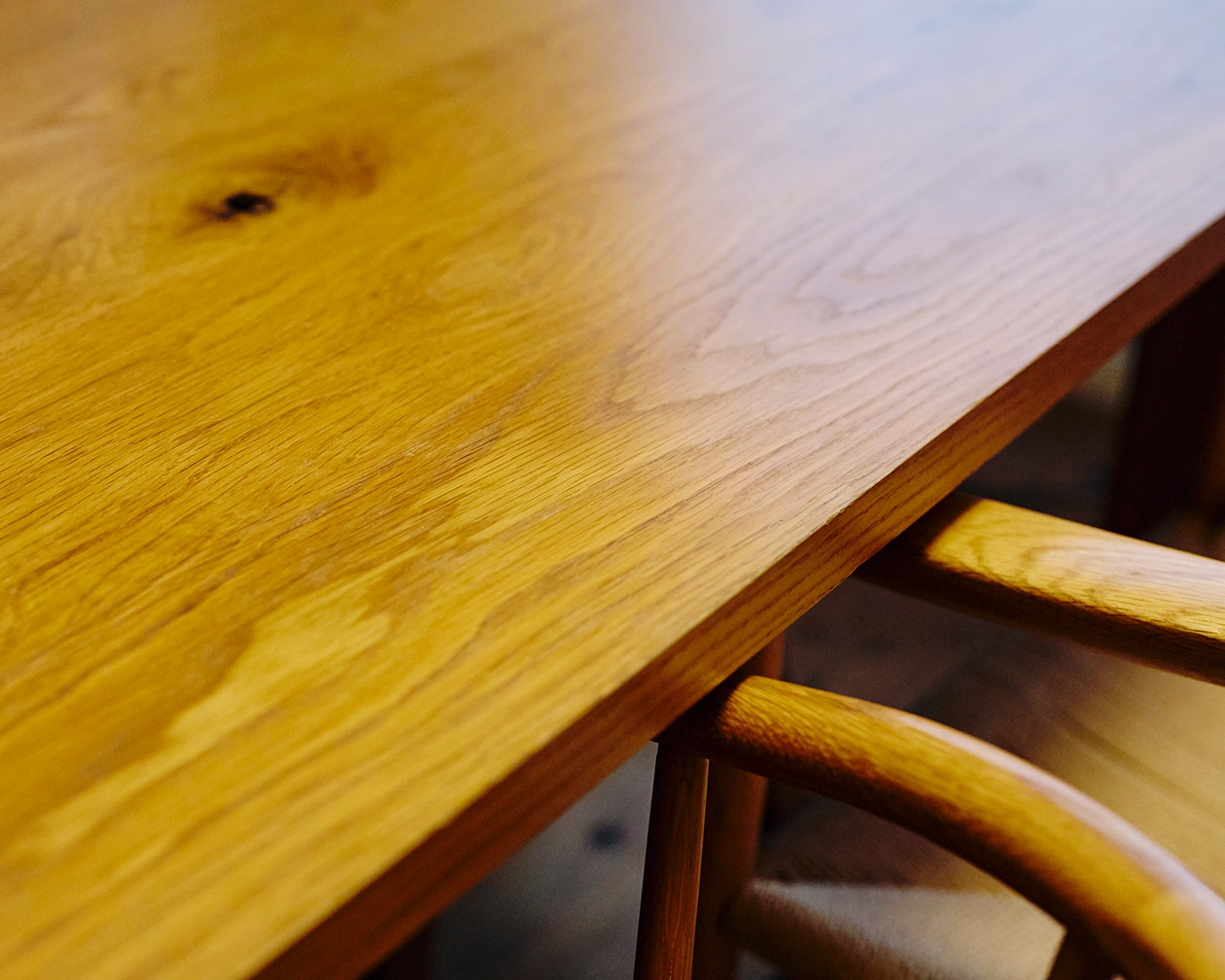 使いながら触れながら、木と向き合う部屋 | ステンレス ユニットシェルフ、壁に付けられる 家具 ほか_NSoI8j