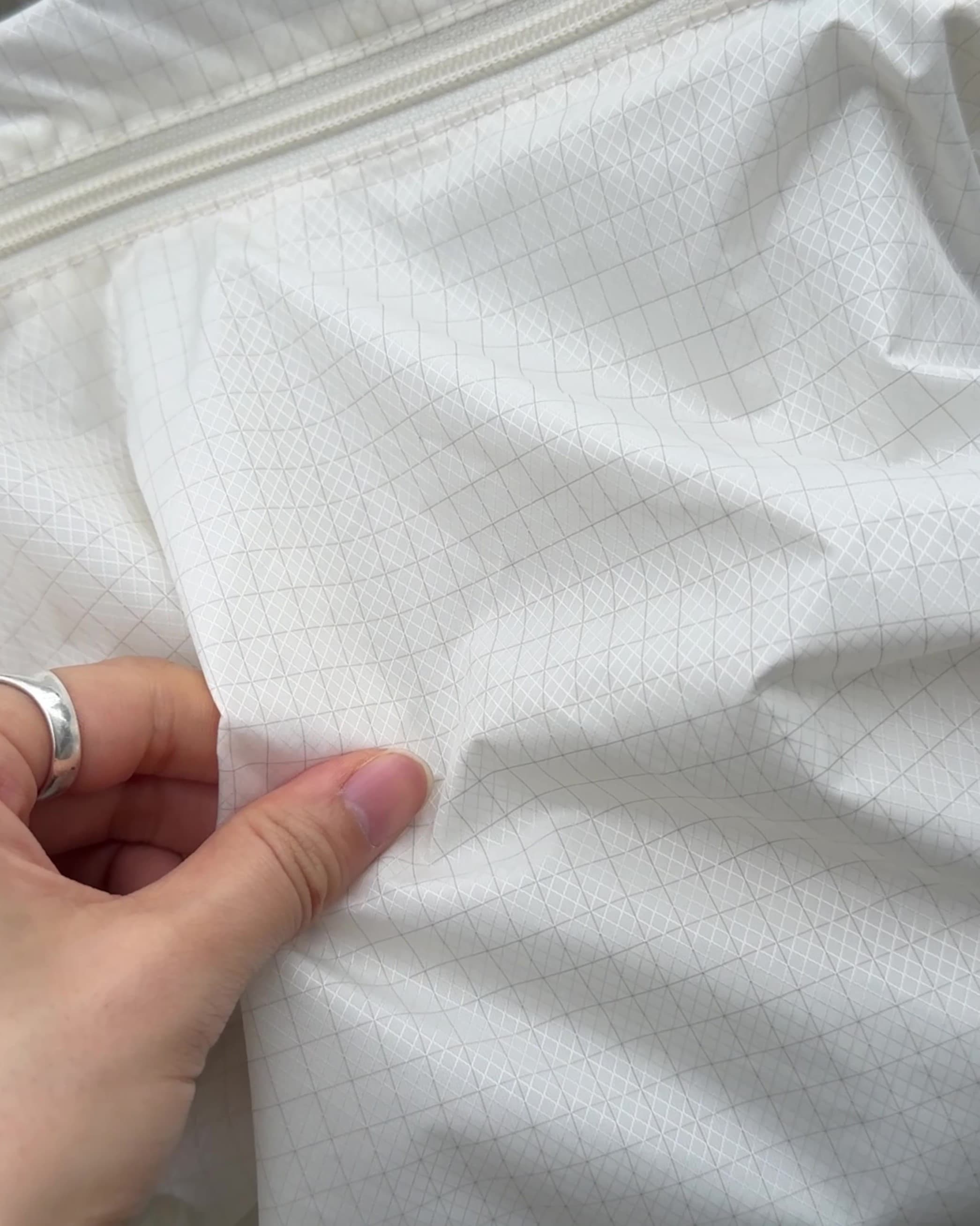 新色が登場。SNSで話題の「リップストップ」バッグシリーズ_401fKe