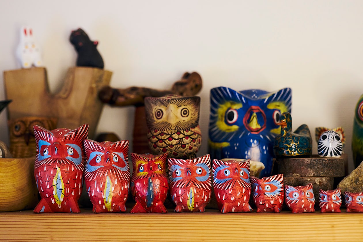 使いながら触れながら、木と向き合う部屋 | ステンレス ユニットシェルフ、壁に付けられる 家具 ほか_1R1vgi