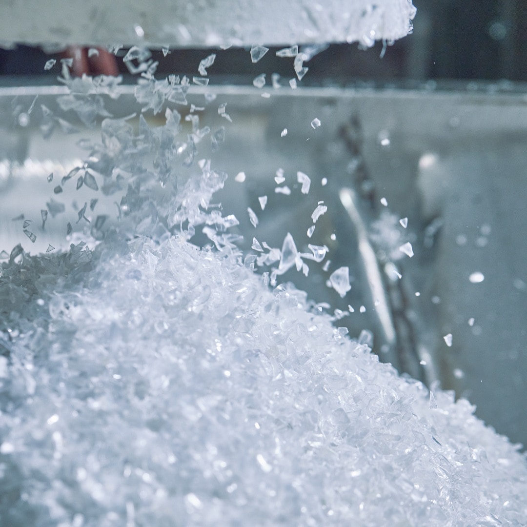 プラスチックボトルの回収 ｜ リサイクルを、より身近に_QV48pg