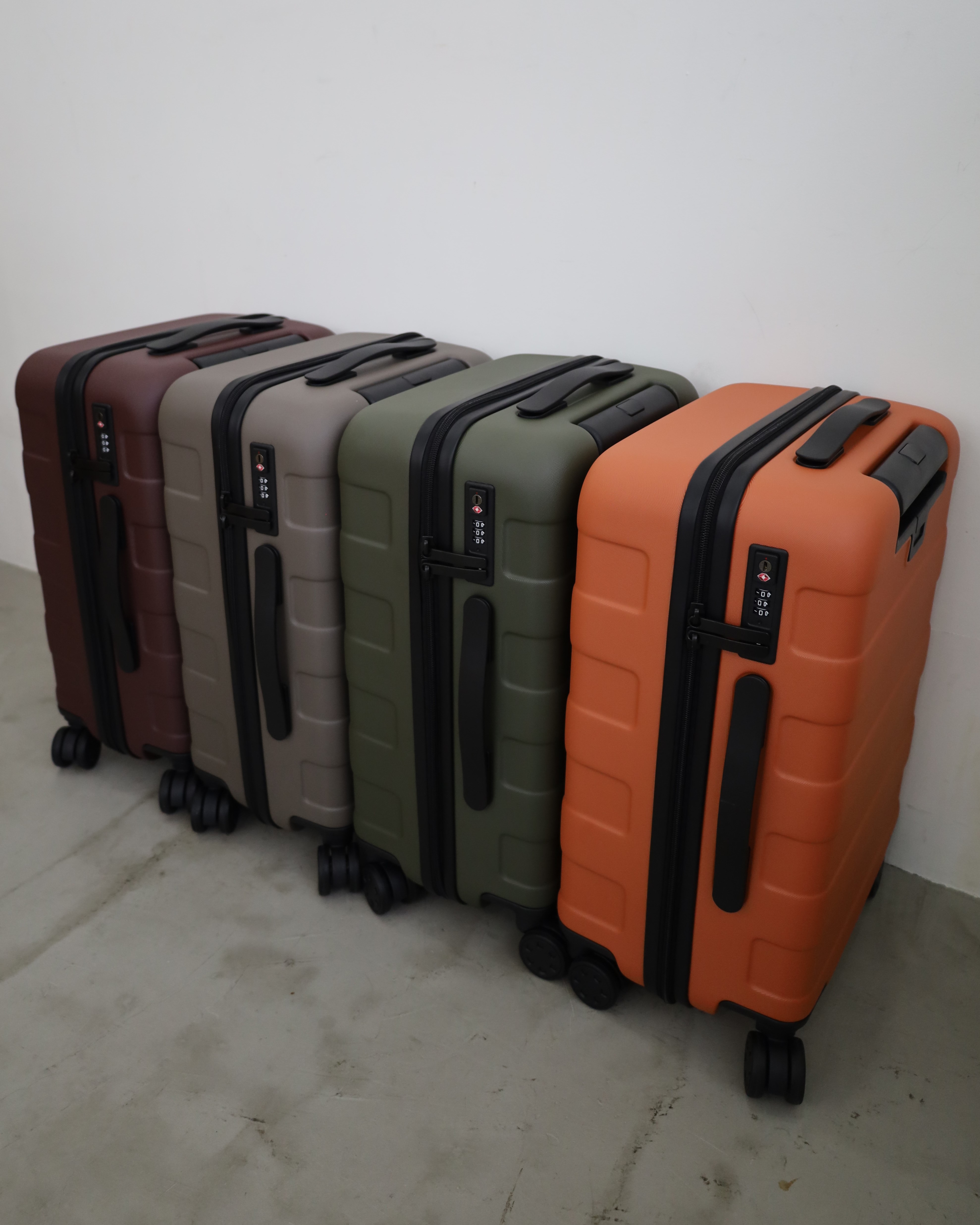 「キャリーケース」がリニューアル。4つの新色も登場_U7qtD3