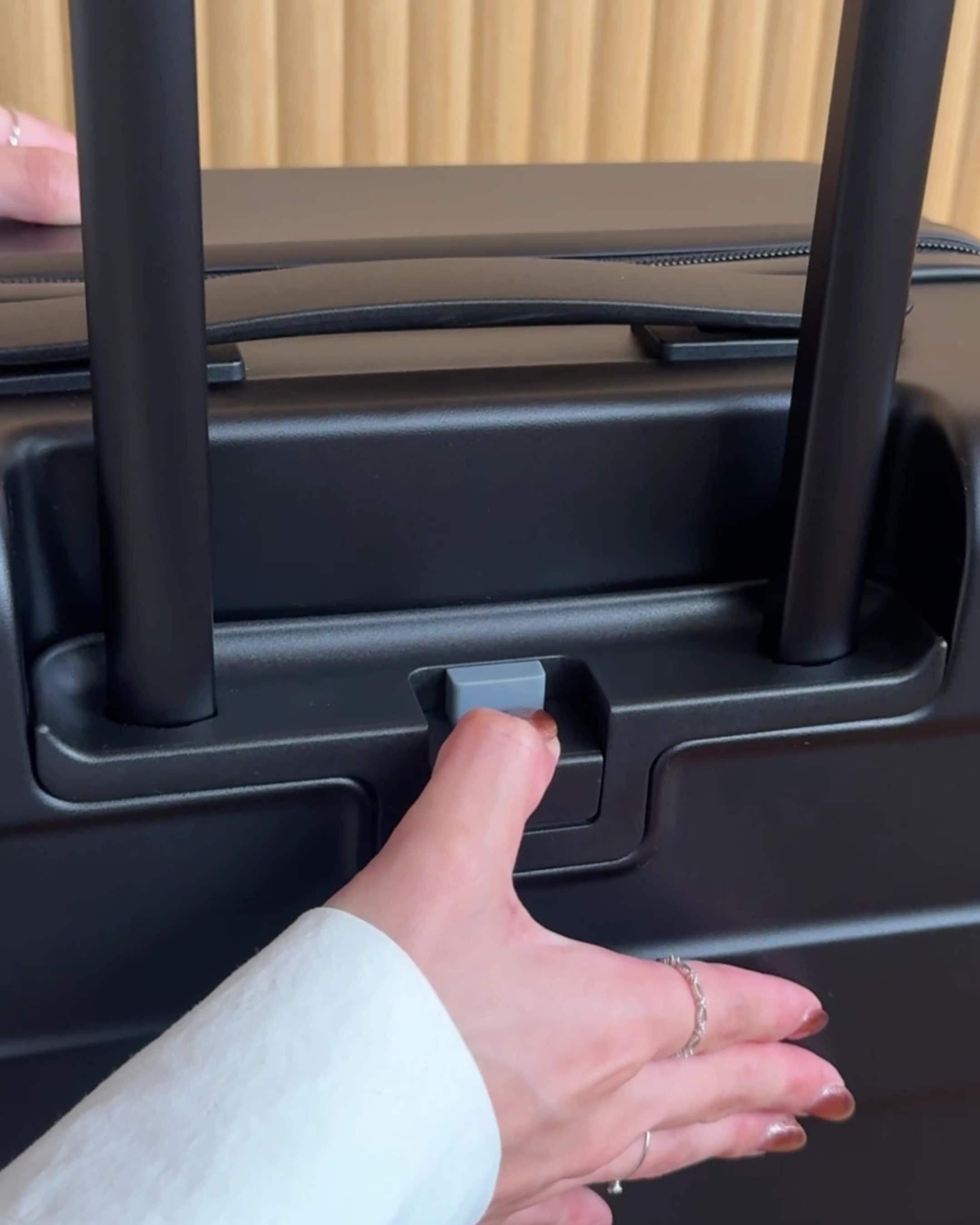 「キャリーケース」がリニューアル。4つの新色も登場_epu5jd