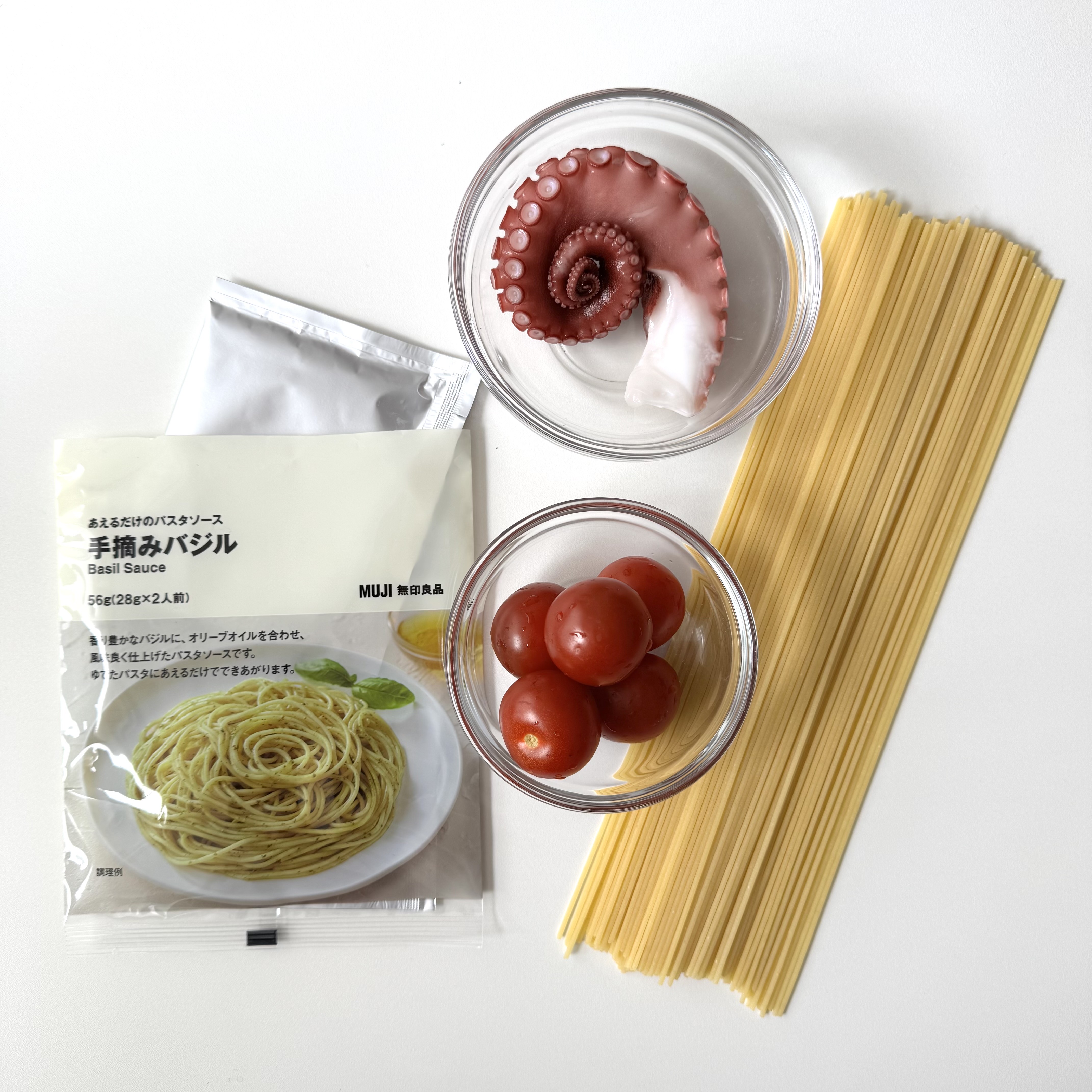 「たことミニトマトのバジルパスタ」の材料