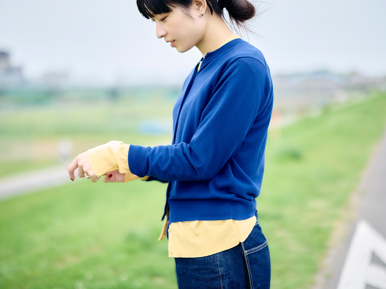 無印良品のUVカット強撚コットンクルーネックカーディガン