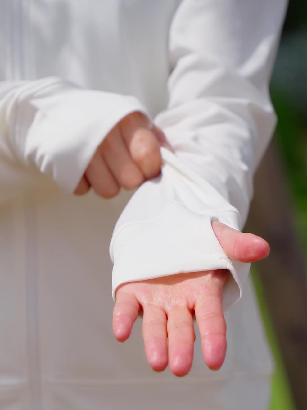 無印良品のＵＶカット乾きやすいフルジップパーカ