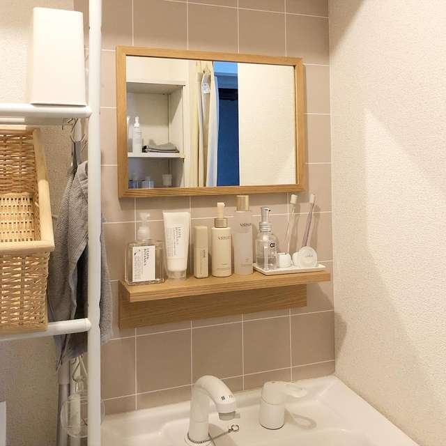 無印良品の壁に付けられる家具棚