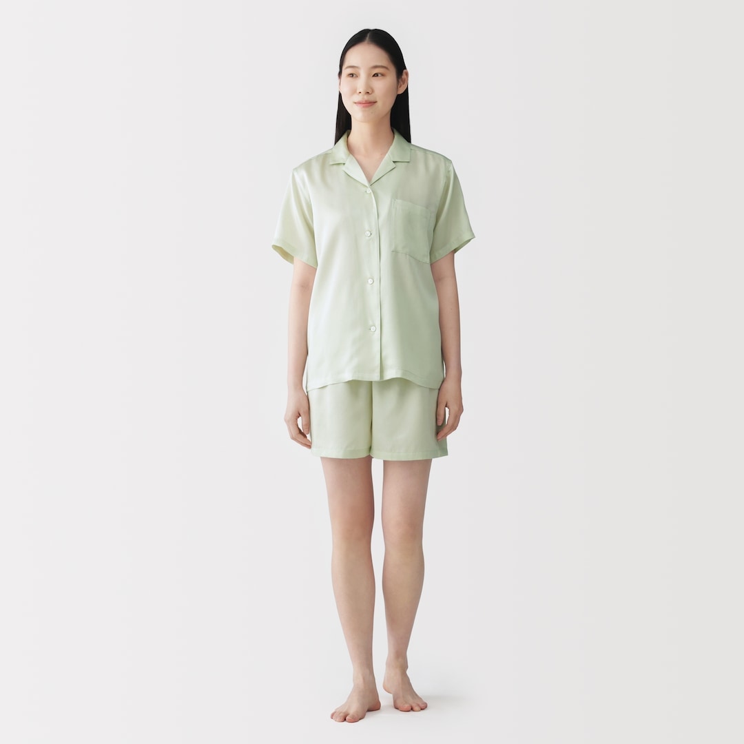 無印良品のなめらかサテン 半袖パジャマ