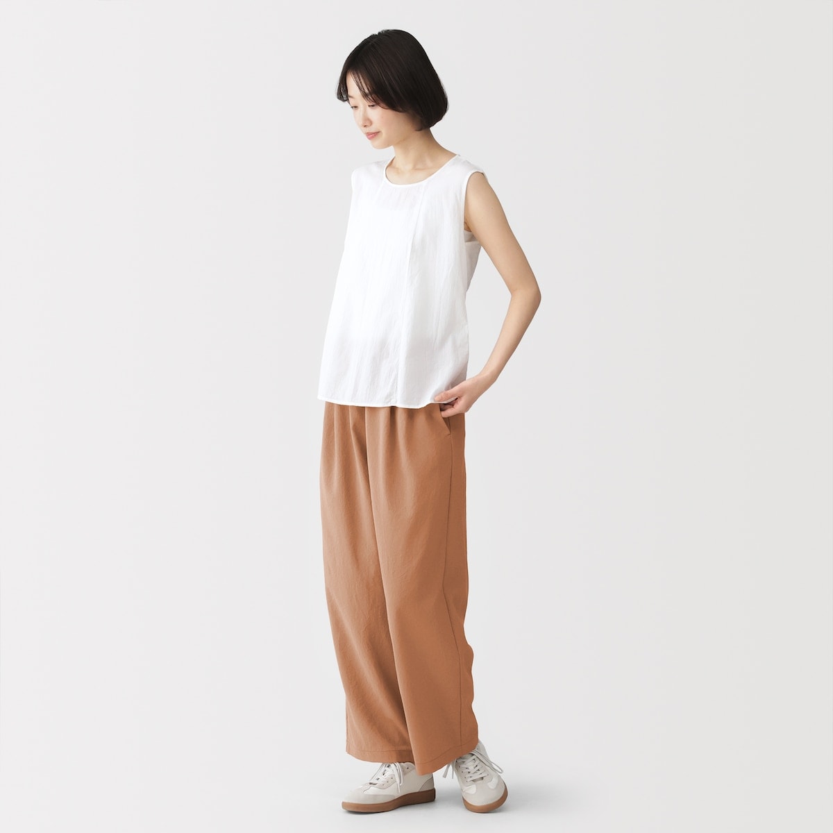 無印良品の風を通す イージーパンツ