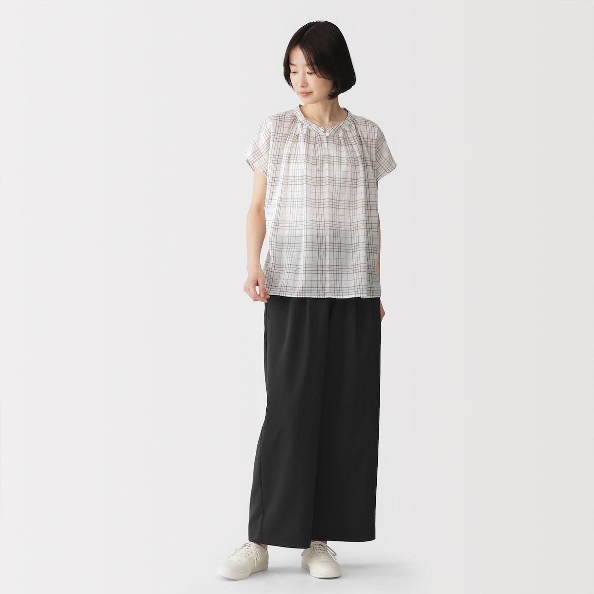 無印良品の風を通す イージーパンツ