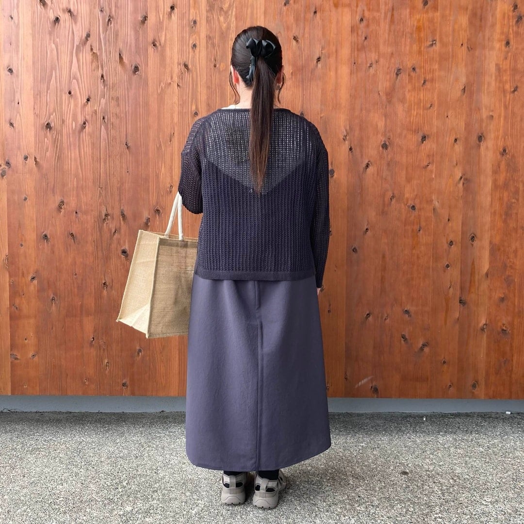 無印良品の『婦人 風を通す キャミソールワンピース』を使ったスタッフコーディネート