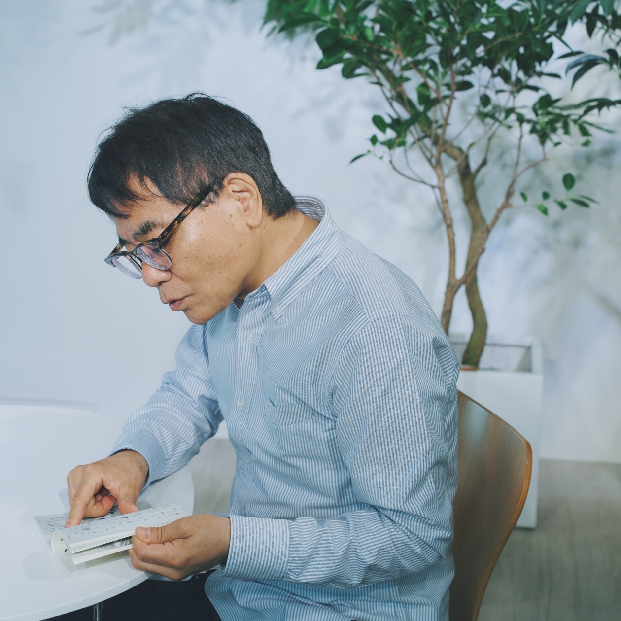 「知は、みんなを楽しませるもの。稀代の植物学者は実践の人でした」 いとうせいこうが読む、牧野富太郎 ｜ MUJI BOOKS 「人と物」シリーズ_JOlS9O