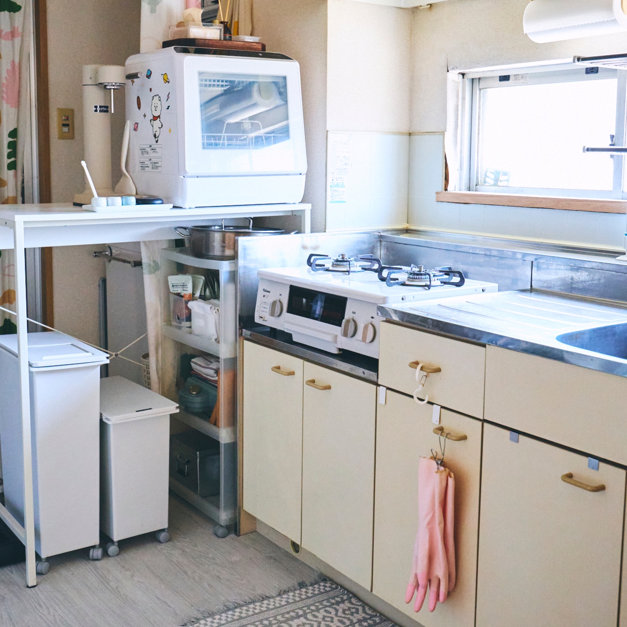 仕切ってすっきり、収まりの良い部屋_e900tZ