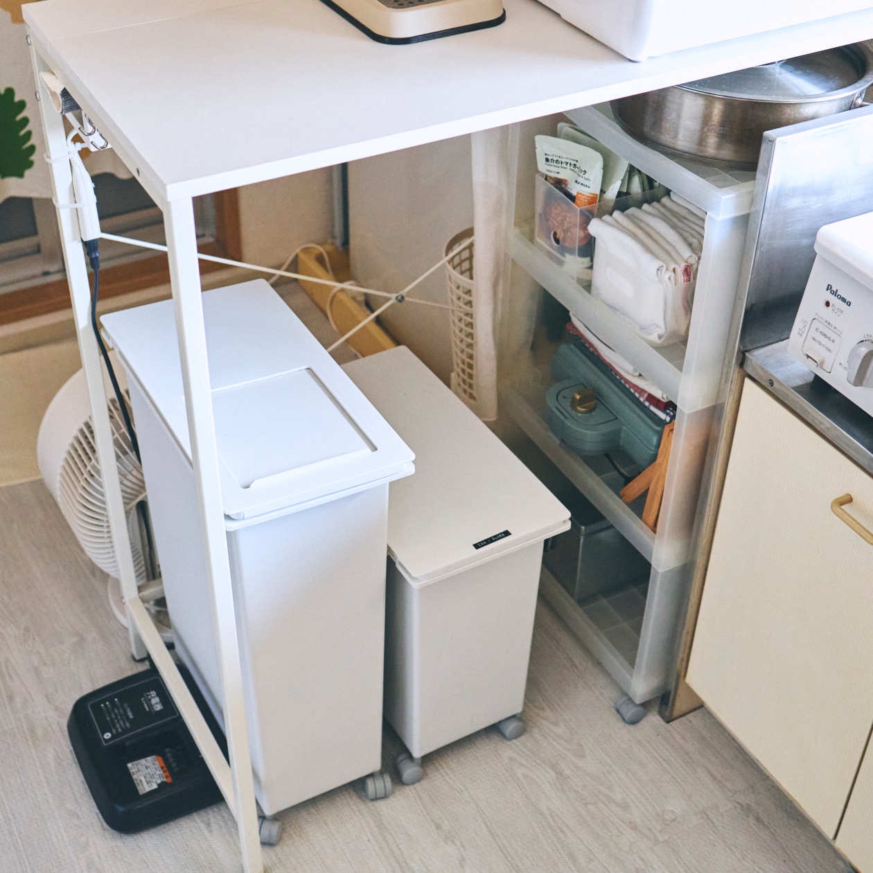 仕切ってすっきり、収まりの良い部屋_s7VA9g