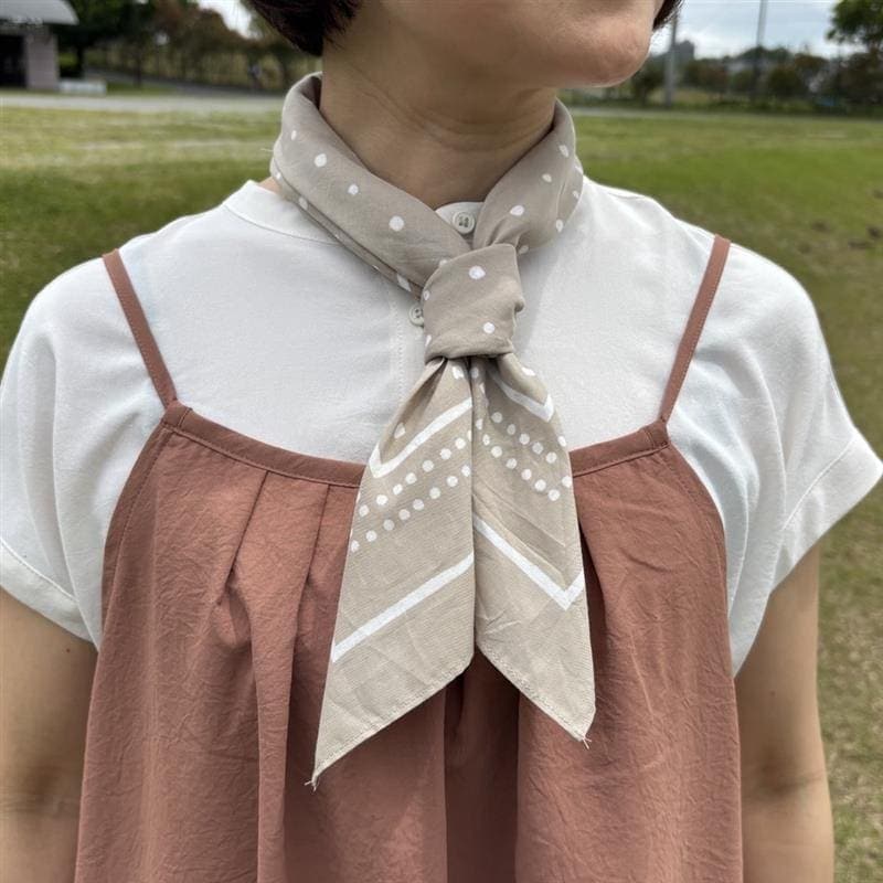 無印良品の『婦人 風を通す キャミソールワンピース』を使ったスタッフコーディネート