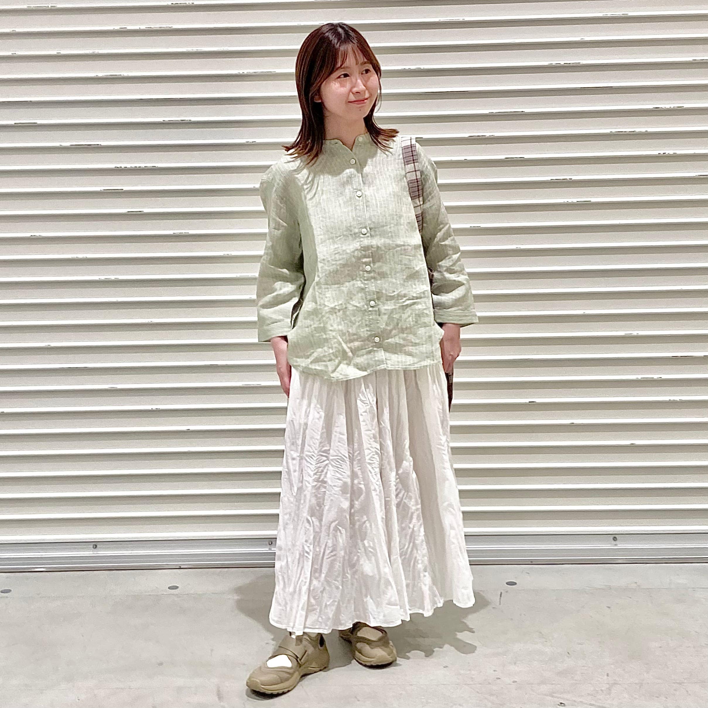 無印良品の「リネン」ブラウスと「不揃い楊柳」スカートパンツ