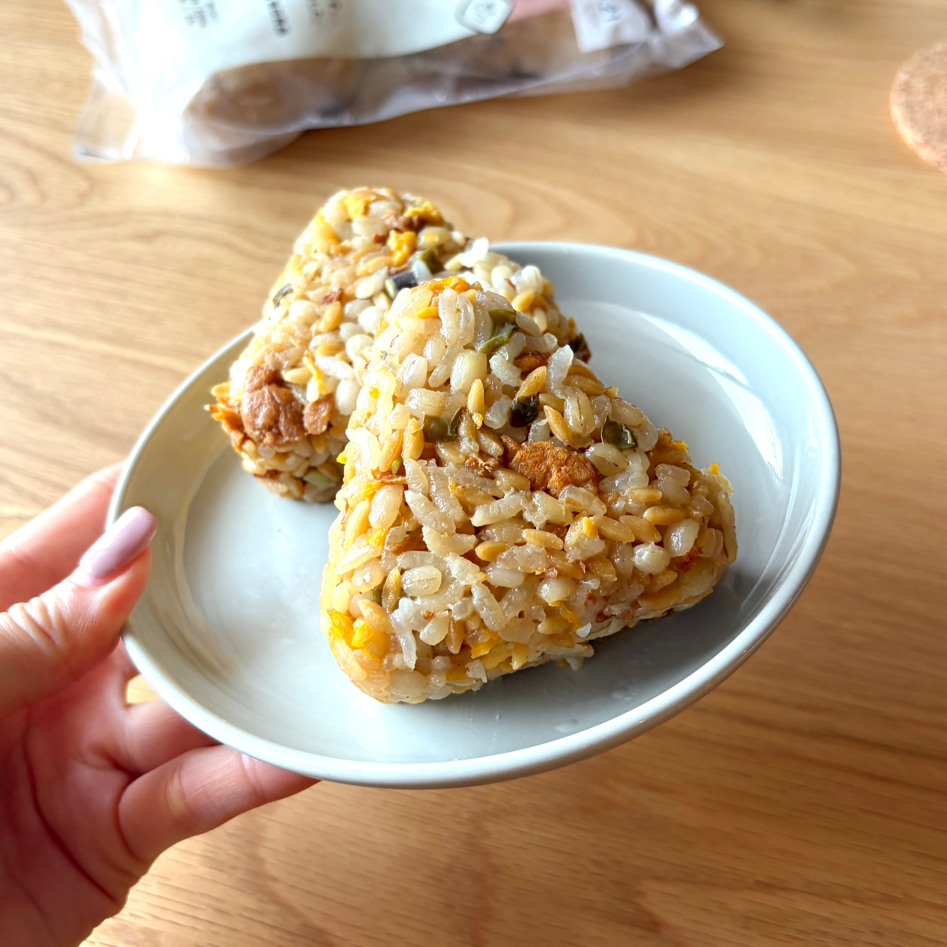 無印良品の『たんぱく質がとれるおにぎり　鶏そぼろと玉子』