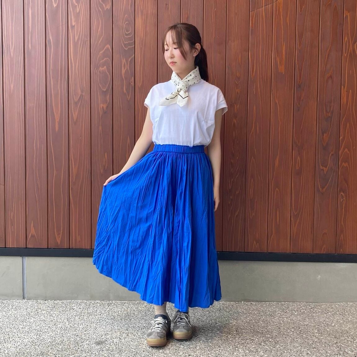 無印良品の『婦人 引き揃え天竺編みフレンチスリーブTシャツ』と『婦人 不揃い楊柳 イージースカートパンツ』