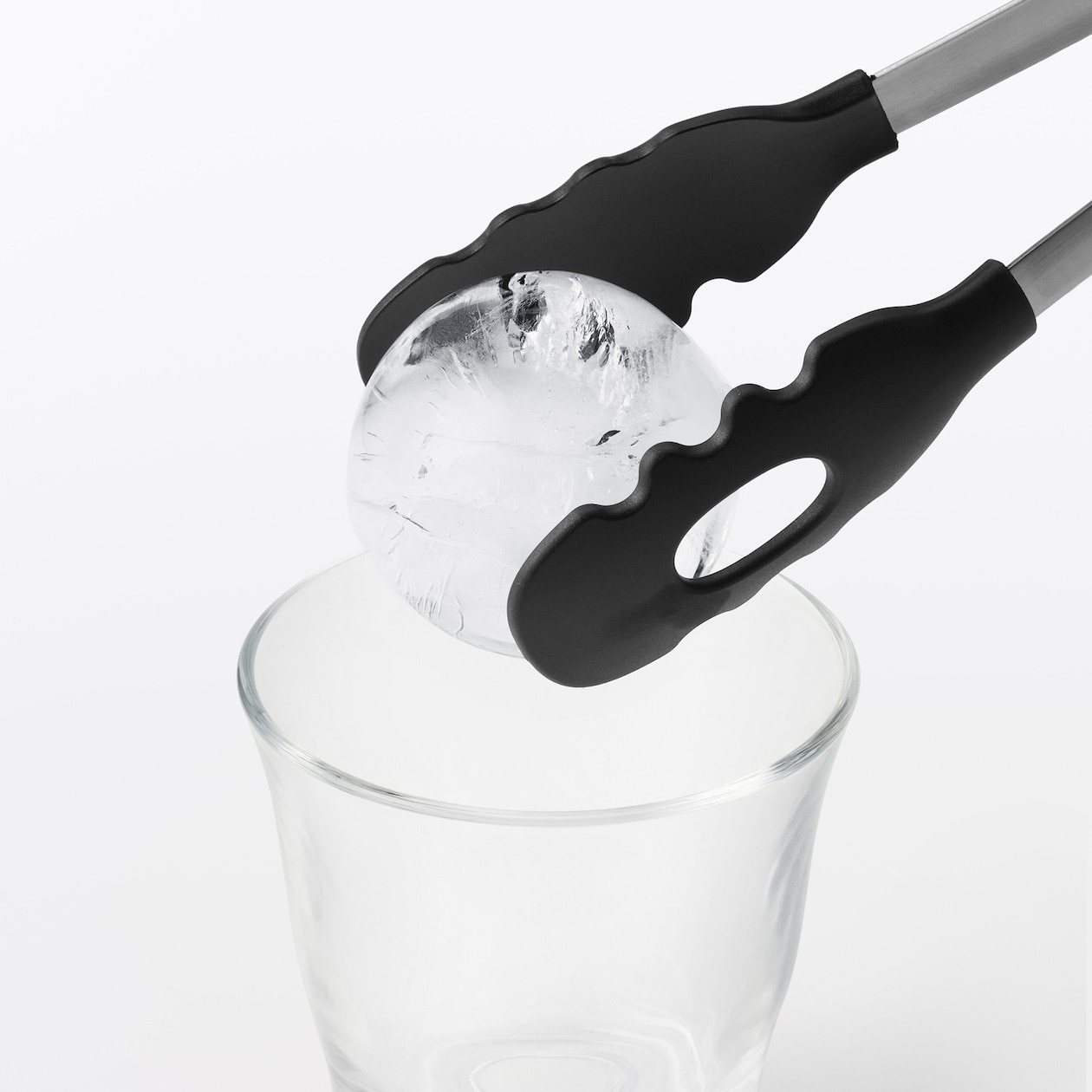 無印良品の 丸く綺麗に作れる 製氷器