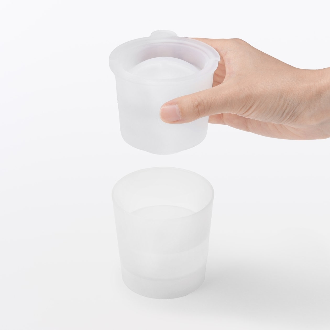 無印良品の 丸く綺麗に作れる 製氷器