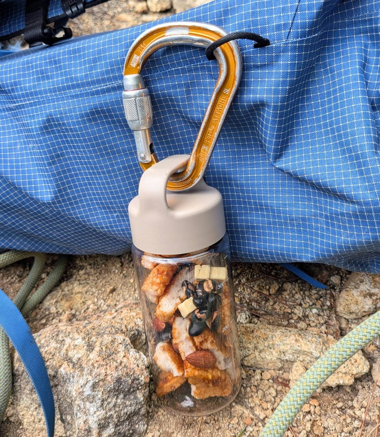 山のプロおすすめ。無印良品で選ぶ、登山やハイキングのおやつ_N2DnqS