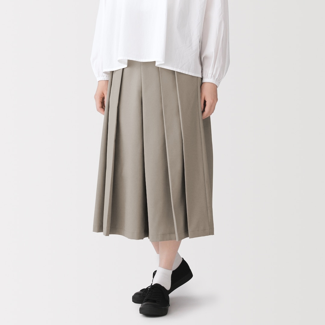 無印良品のまっすぐ仕立てた はかまパンツ