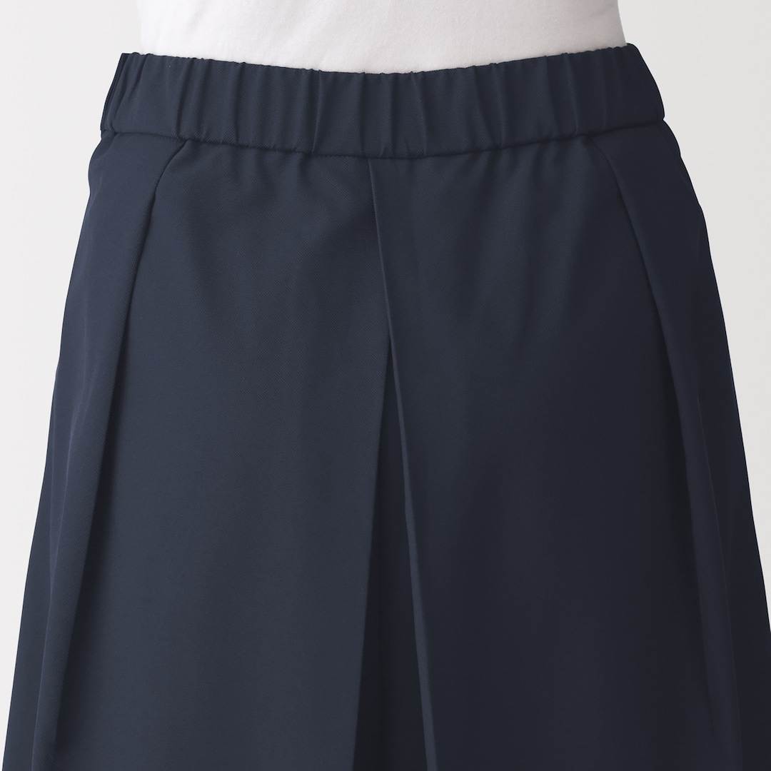 無印良品のまっすぐ仕立てた はかまパンツ
