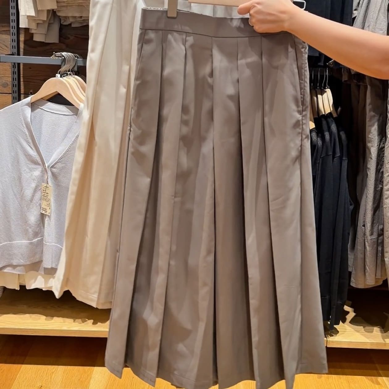 無印良品のまっすぐ仕立てた はかまパンツ