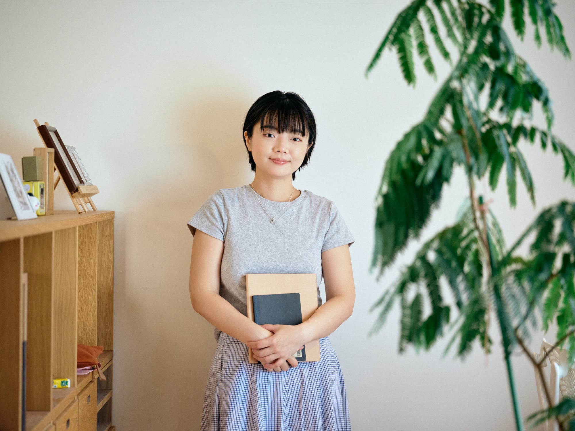 「憧れの店で買ったスケジュール帳に勉強用ノート。メモやカードも手放せません」高妍(漫画家・イラストレーター)_y0NSGH