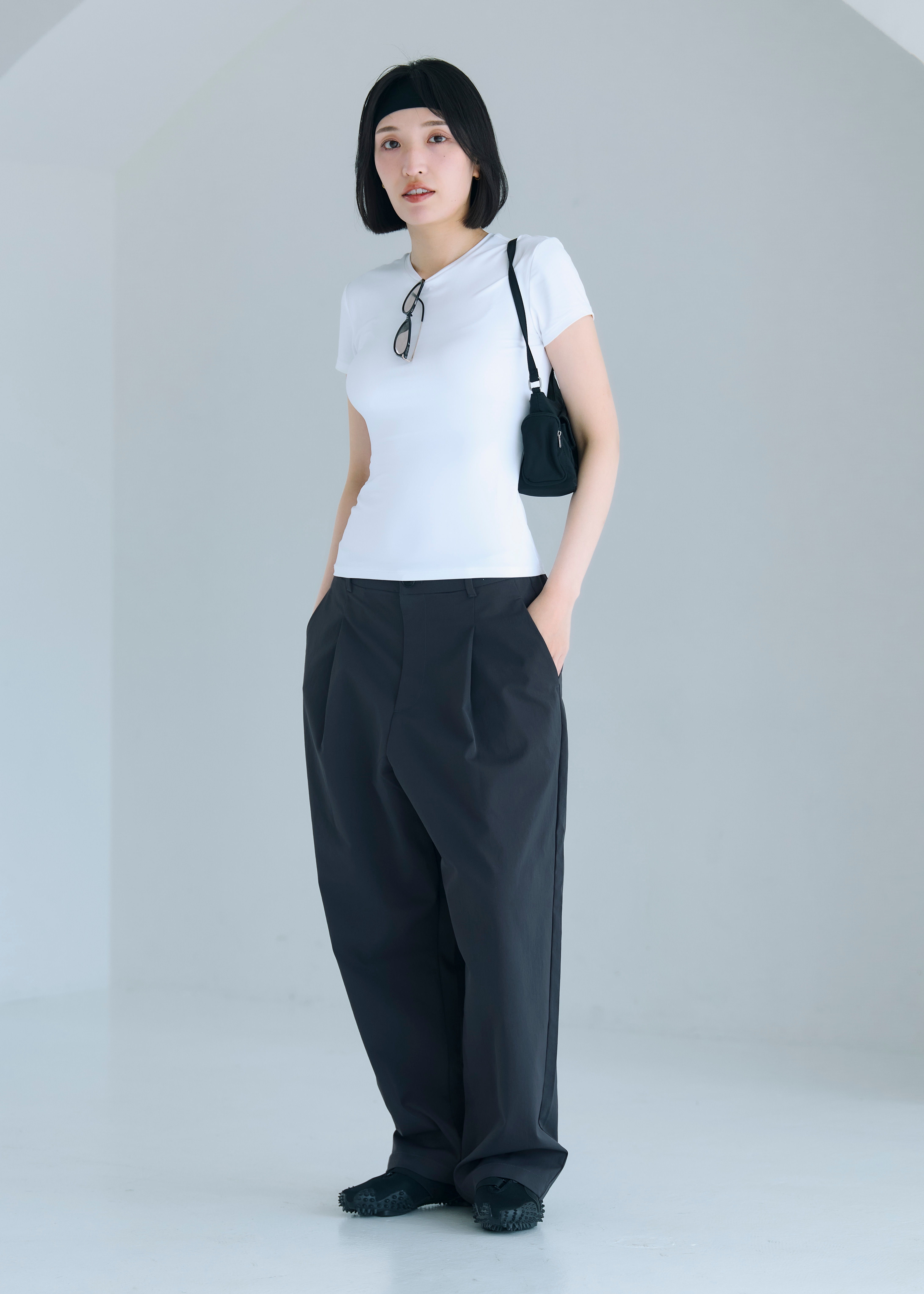 無印良品の撥水ストレッチチノタックワイドパンツ