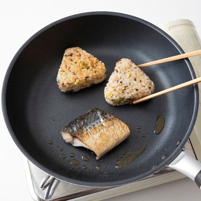 たんぱく質・食物繊維が手軽にとれる「冷凍おにぎり」の朝食・昼食アイデア_IEn85B