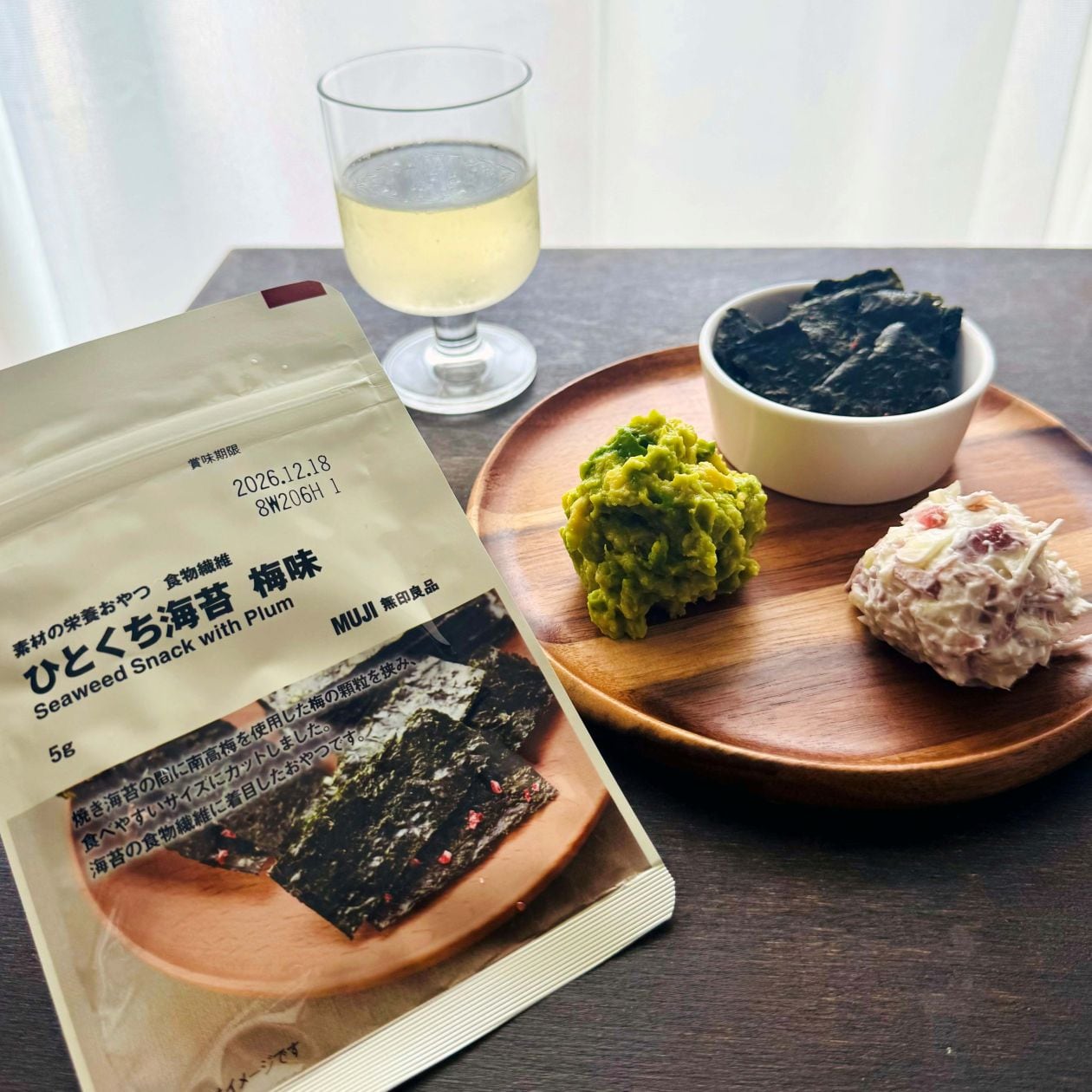 無印良品『素材の栄養おやつ 食物繊維 ひとくち海苔 梅味』を使ったおつまみ