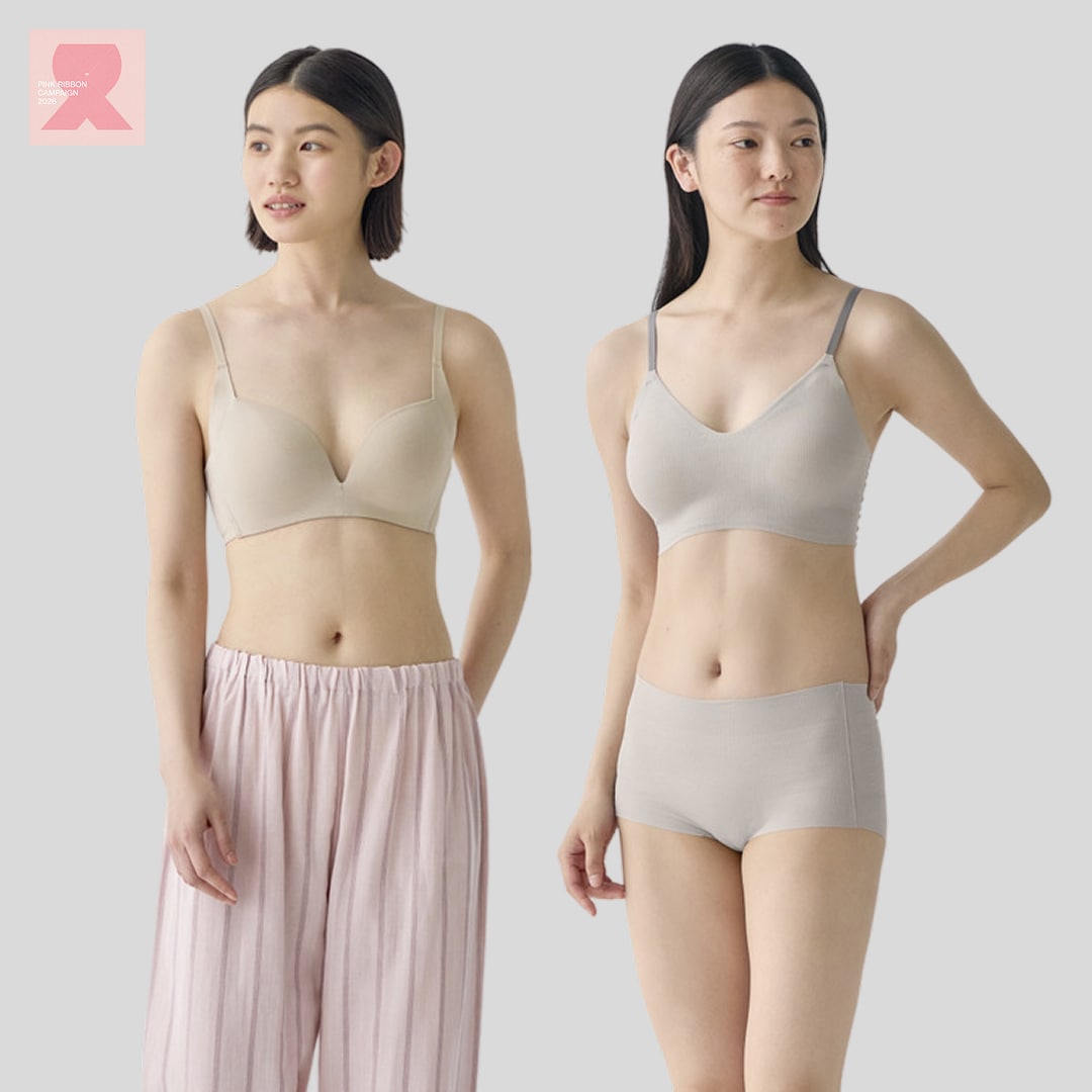 ブラジャーとショーツを着用した女性