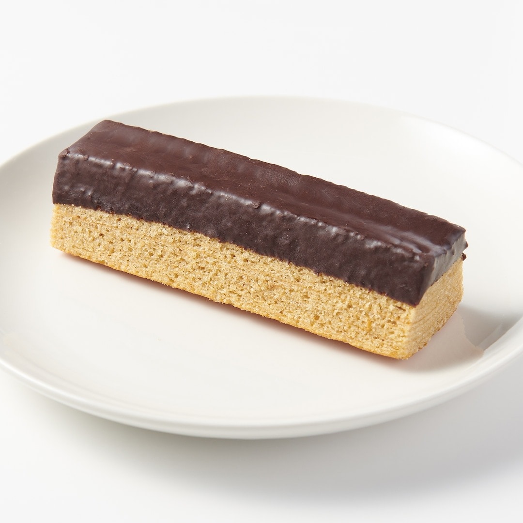 無印良品『不揃いバウム チョコがけヘーゼルナッツ』