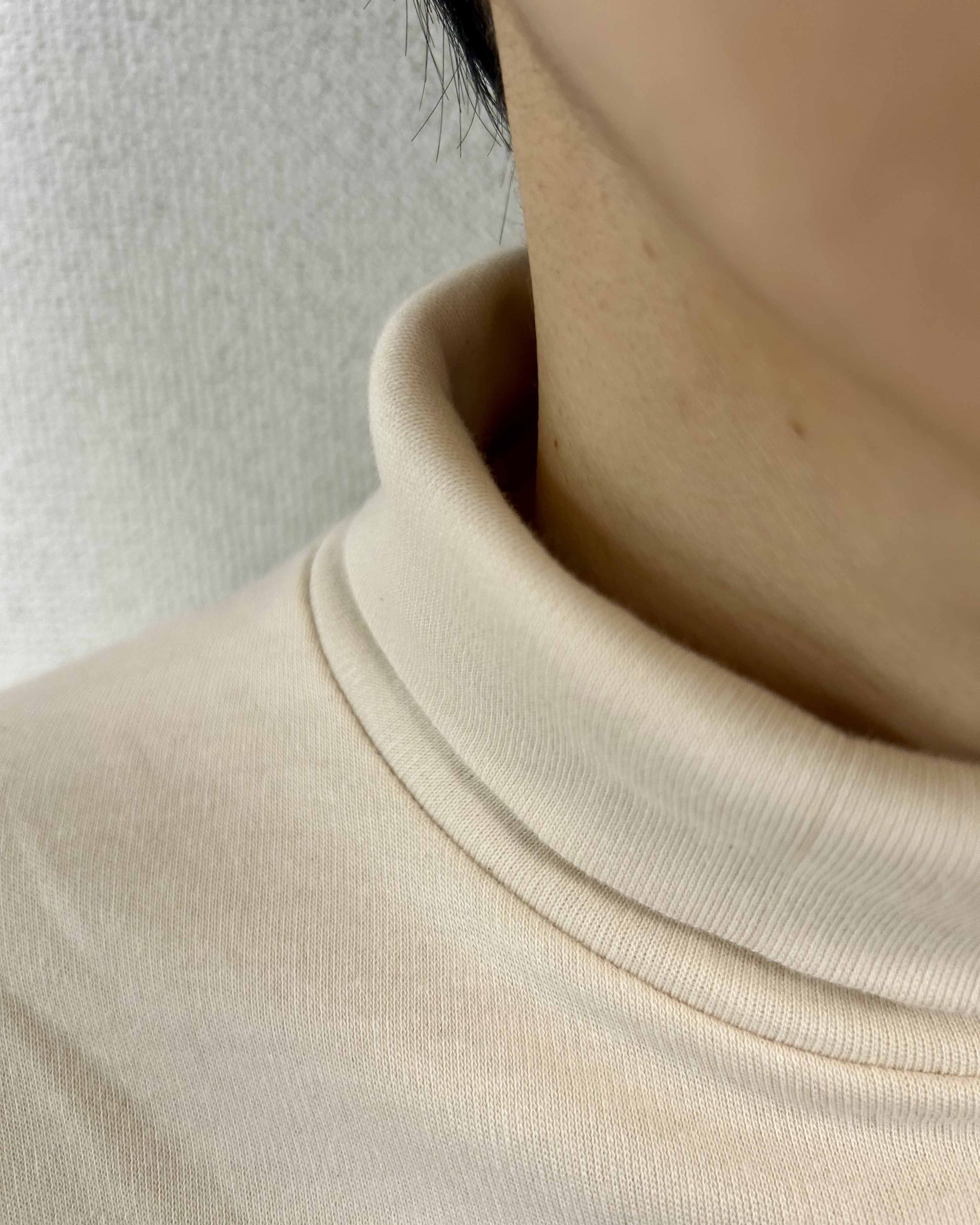無印良品のあったか綿 ウール タートルネック長袖Tシャツ アイボリー