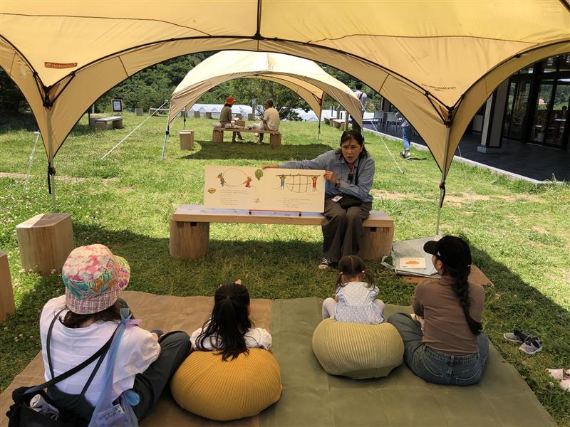 絵本のおはなし会を開催します