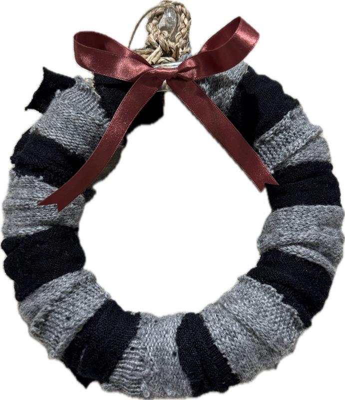無印良品の服のはぎれを使用してクリスマスリースを作ろう！