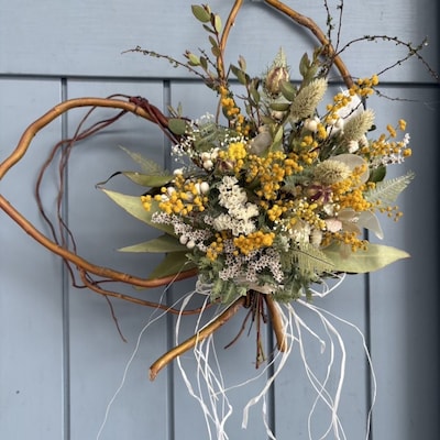 ミモザのハートのリースづくり