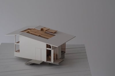 5/3(日)～5/6(水)足立真輝個展「USE Before USE ― 用法の手前で」