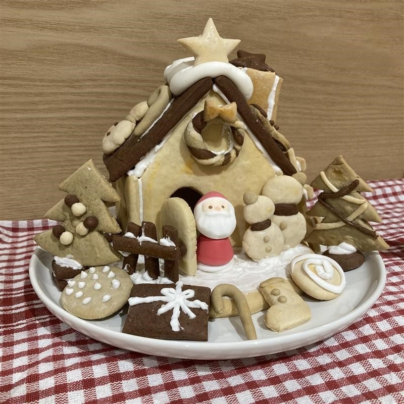 クリスマスのお菓子の家をつくろう！