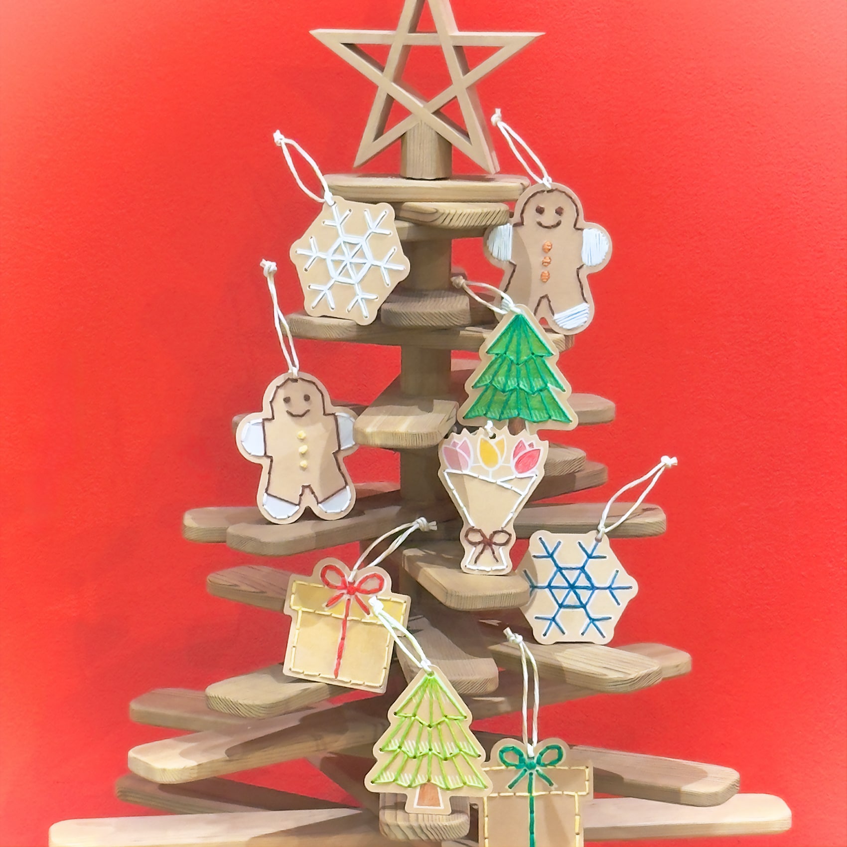 【親子で楽しむ】紙刺繍でクリスマスオーナメントをつくろう